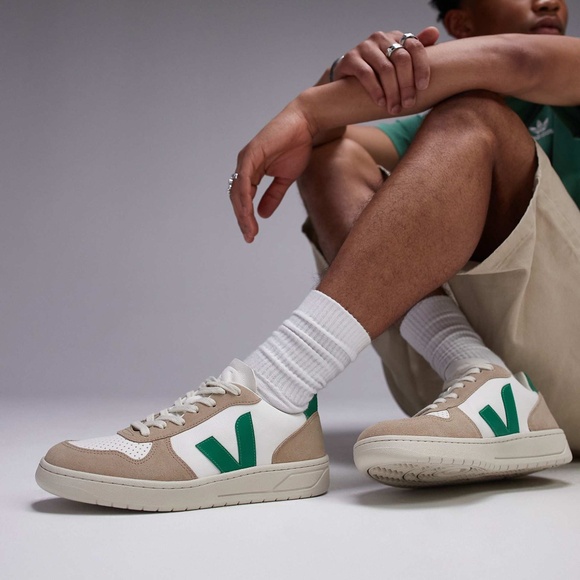 VEJA V-10 trainer men’s sneakersin extra white emeraude sahara